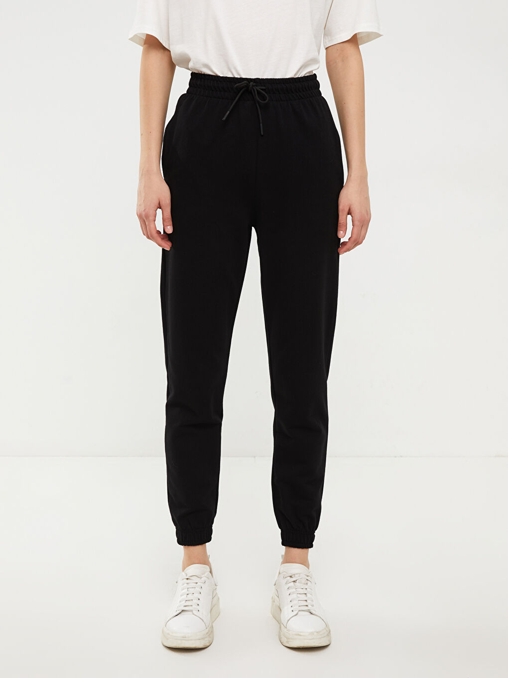 LCWAIKIKI Basic Beli Lastikli Düz Cep Detaylı Kadın Jogger Eşofman Altı -S29675Z8-CVL