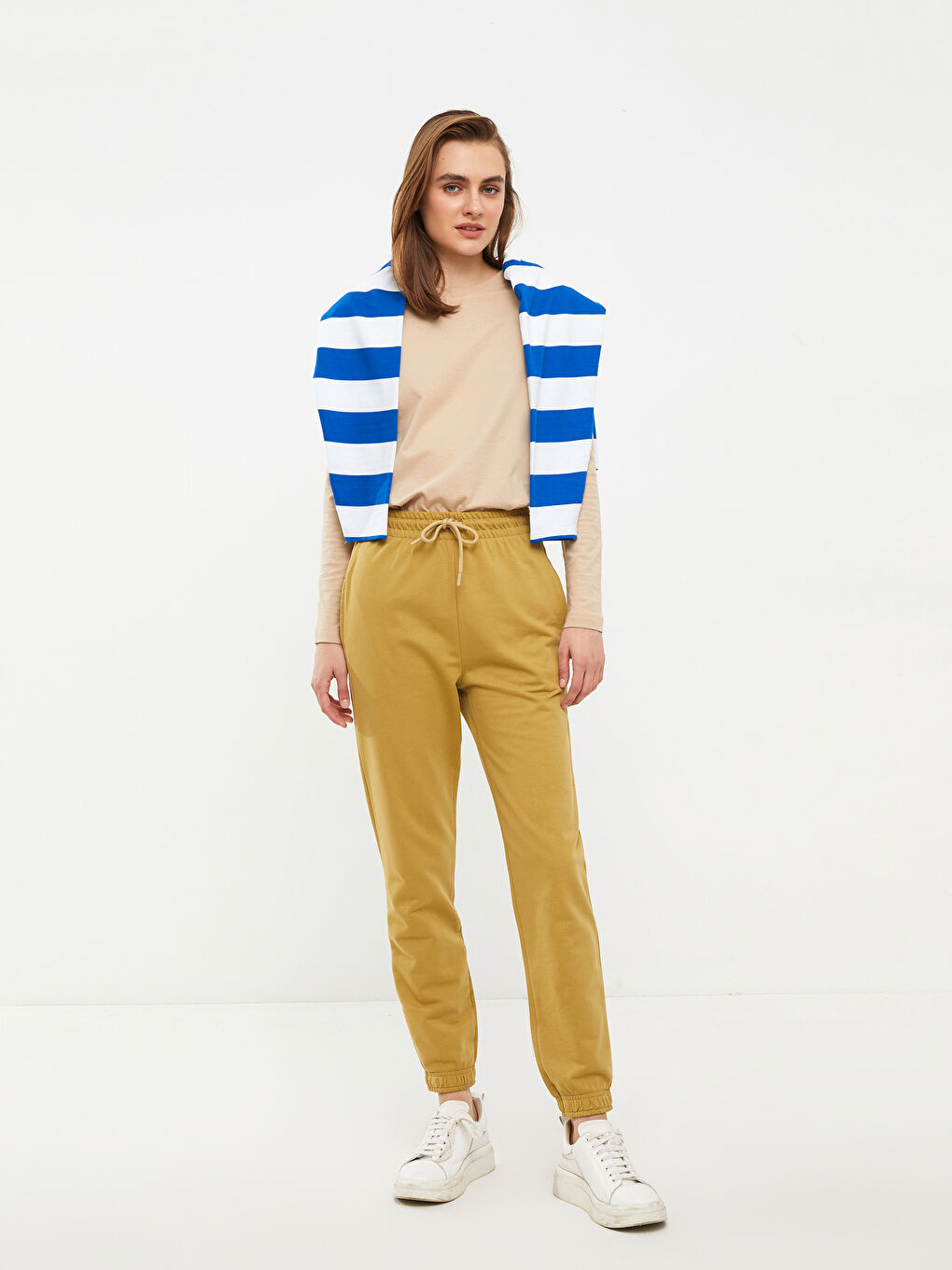 Haki Beli Lastikli Düz Cep Detaylı Kadın Jogger Eşofman Altı-1