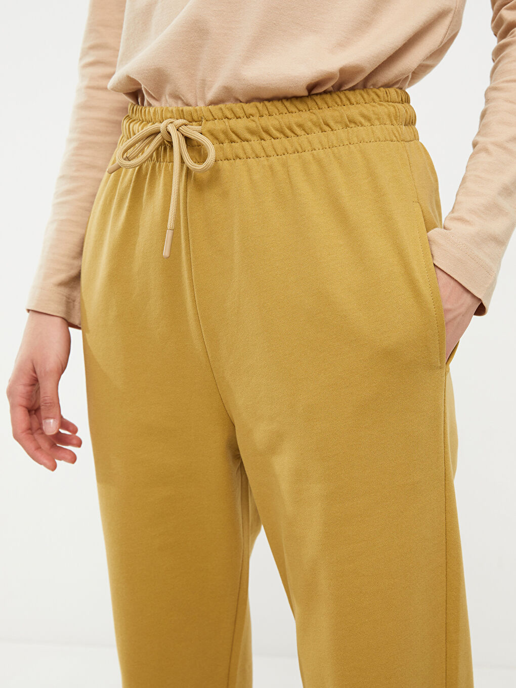 Haki Beli Lastikli Düz Cep Detaylı Kadın Jogger Eşofman Altı-3