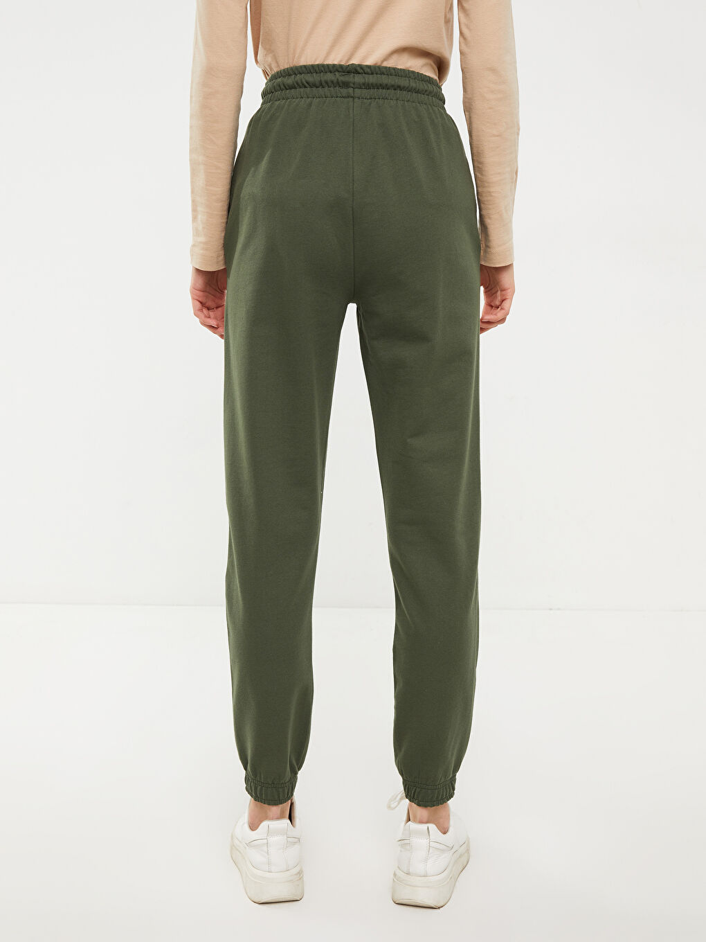 Ženske Jogger Pantalone sa Elastičnim Strukem, Regularnog Kroja i Detaljima Džepova-4