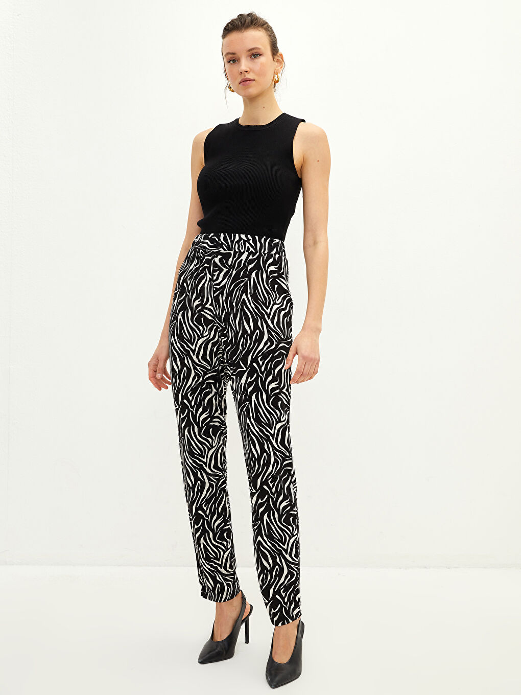 Elastic Waist Standard Fit Patterned Women's Trousers-1