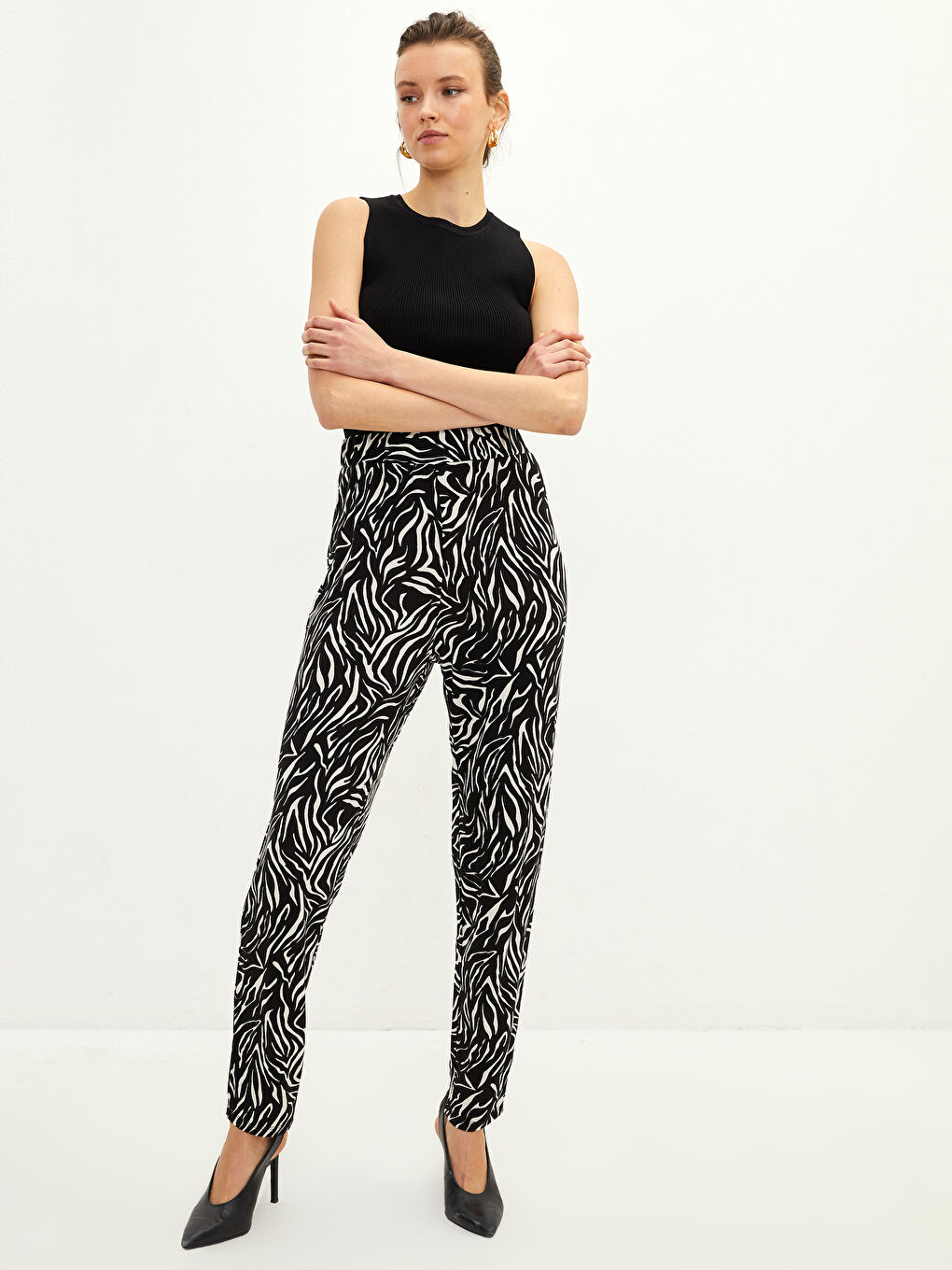 Elastic Waist Standard Fit Patterned Women's Trousers-2