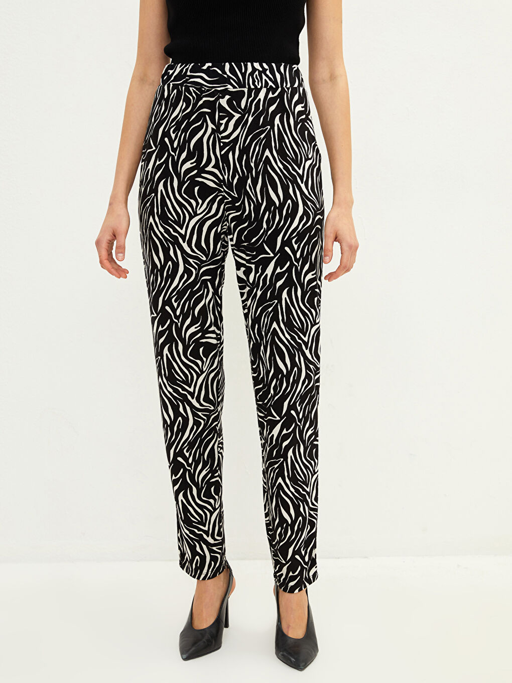 Elastic Waist Standard Fit Patterned Women's Trousers-4