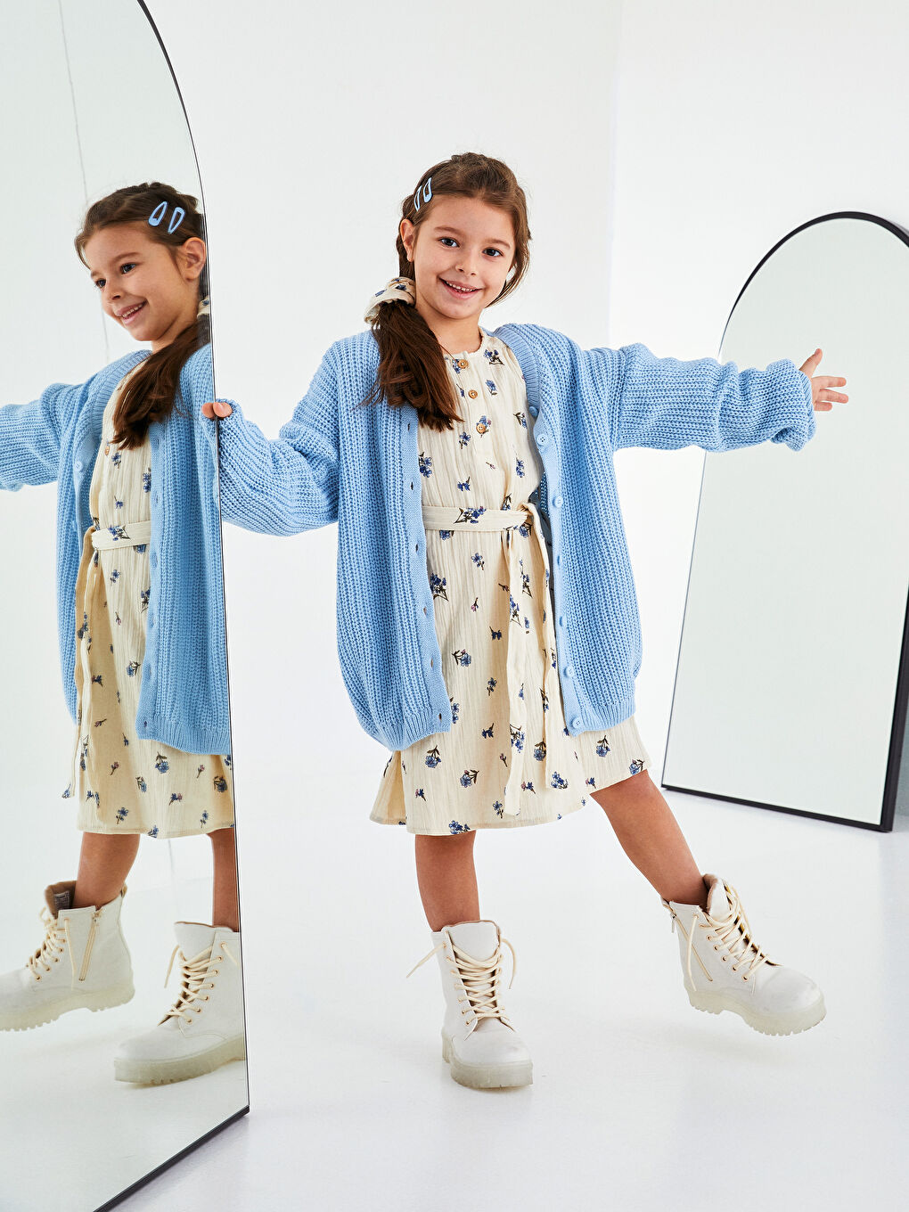 Robe Fille Imprimée à Manches Longues en Popeline avec Col Rond et Boucle