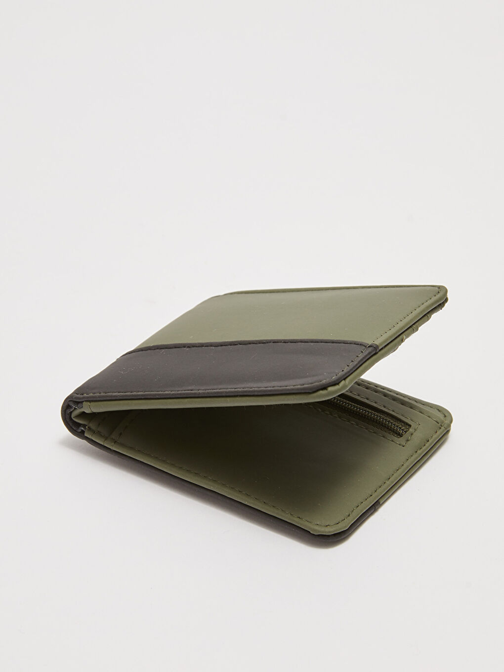 محفظة جلدية بمظهر بلوك الألوان للرجال-1