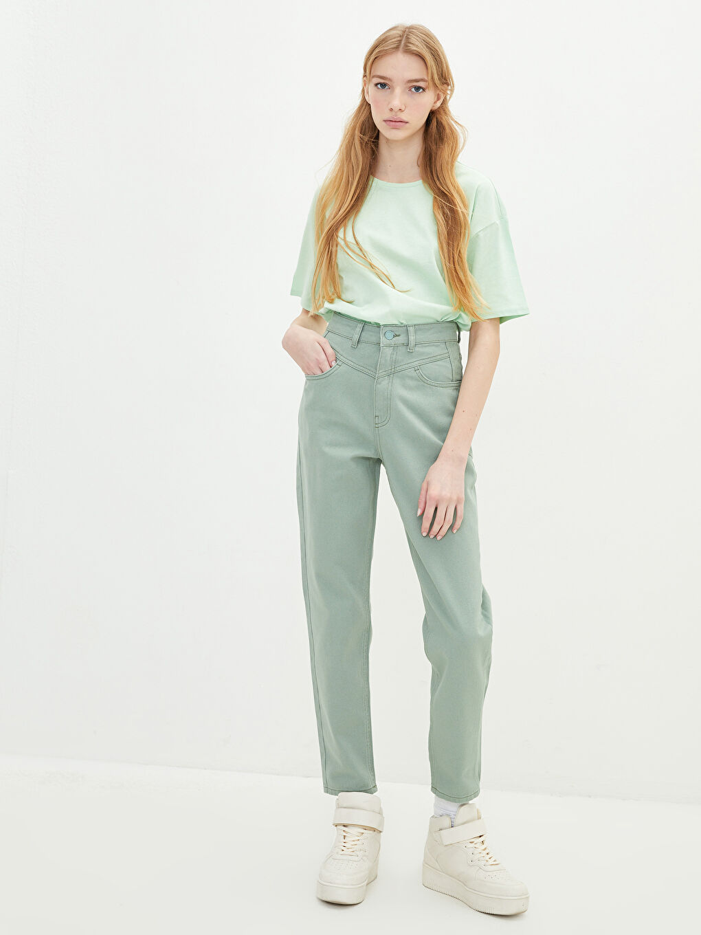 T-shirt pour Femmes à Manches Courtes Uni à Col Rond-2