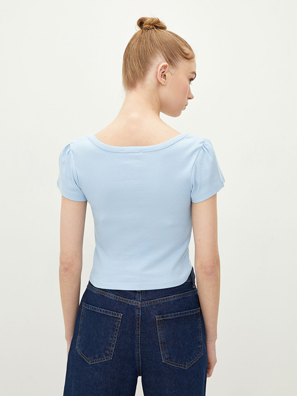 Mavi V Yaka Düz Kısa Kollu Pamuklu Kadın Tişört-4