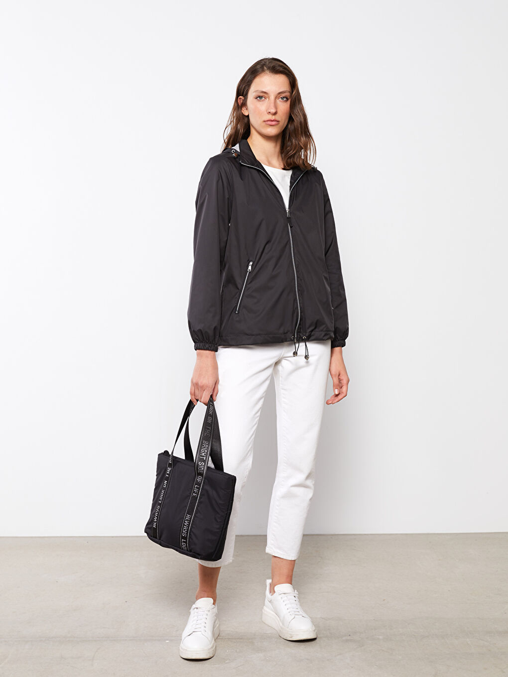 Siyah Kadın Kapüşonlu Düz Yağmurluk