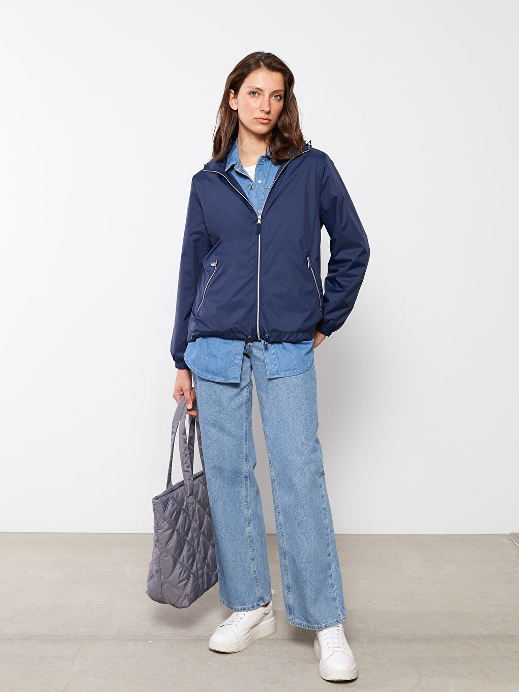 Lacivert Kadın Kapüşonlu Düz Yağmurluk-3