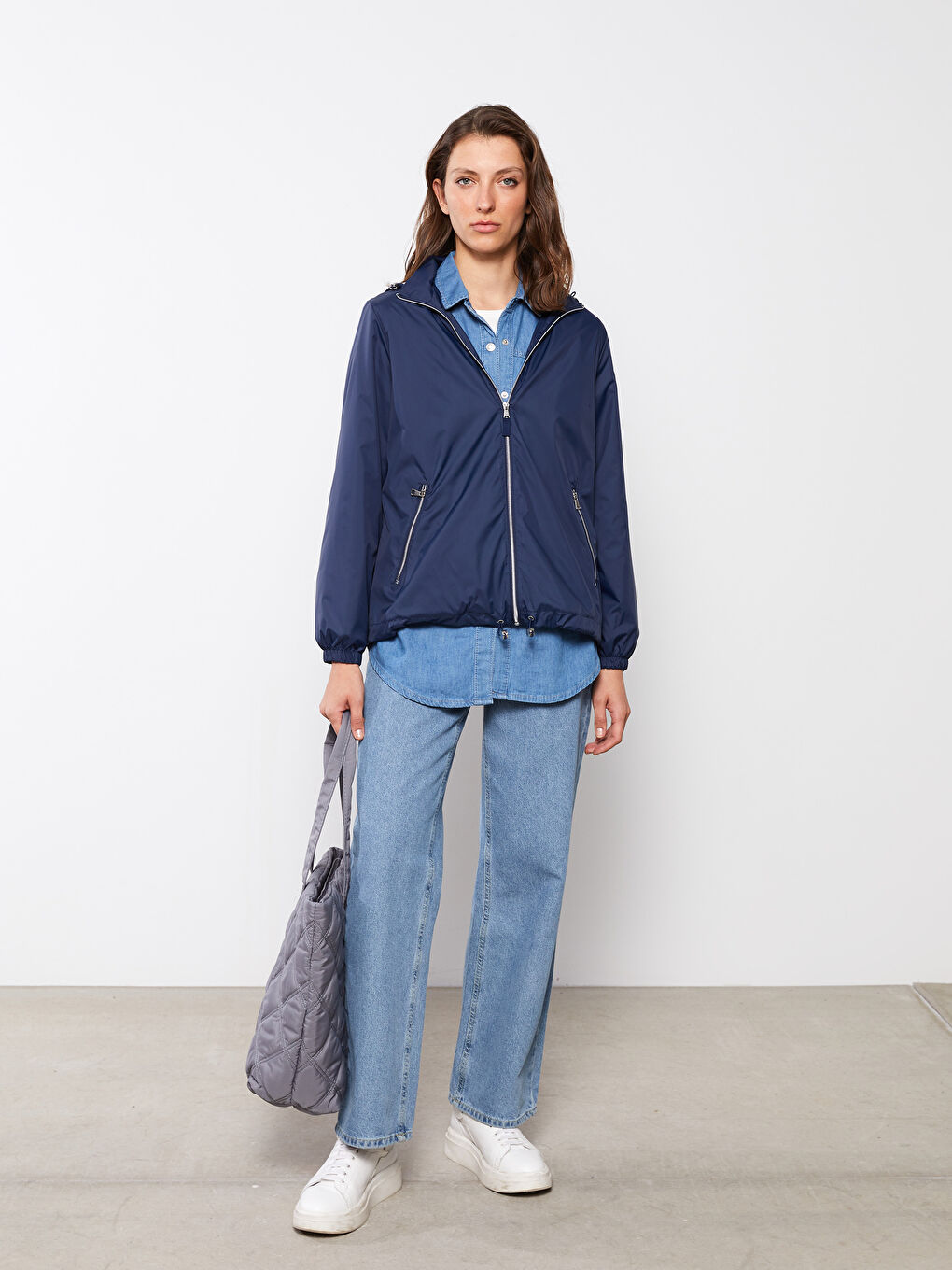 Lacivert Kadın Kapüşonlu Düz Yağmurluk-4