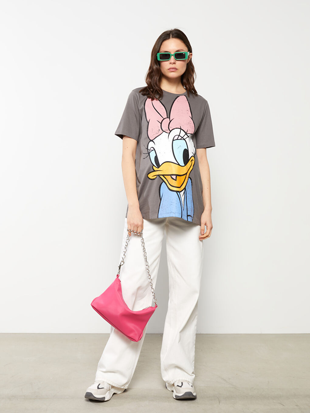 LCWAIKIKI Maternity Crew Neck Daisy Duck Printed Short Sleeve Cotton Maternity T-Shirt -S29781Z8-H0F
