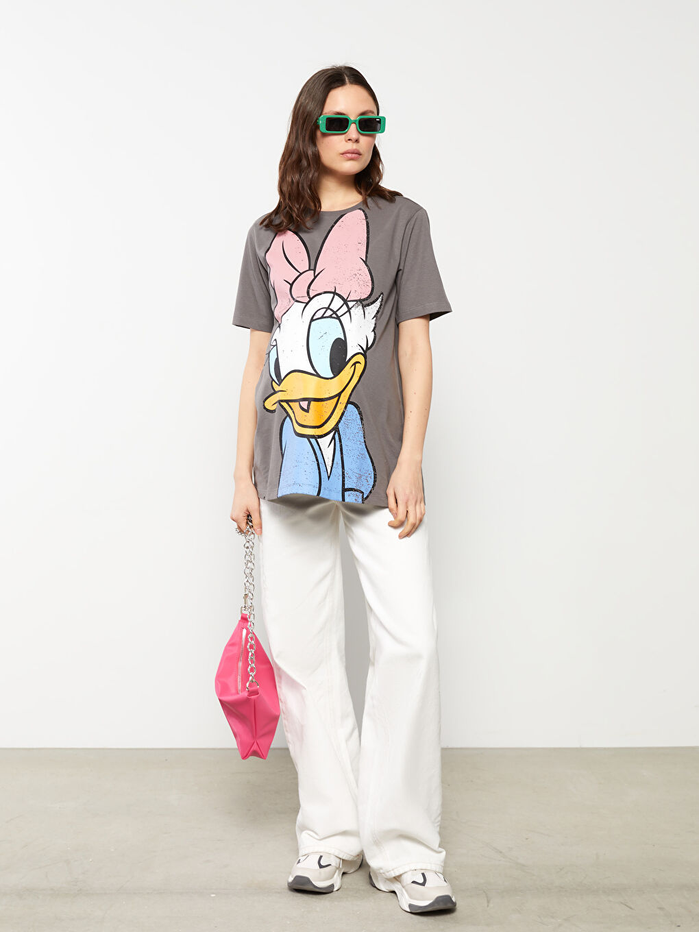 LCWAIKIKI Maternity Crew Neck Daisy Duck Printed Short Sleeve Cotton Maternity T-Shirt -S29781Z8-H0F