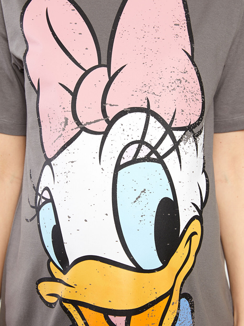 LCWAIKIKI Maternity Crew Neck Daisy Duck Printed Short Sleeve Cotton Maternity T-Shirt -S29781Z8-H0F