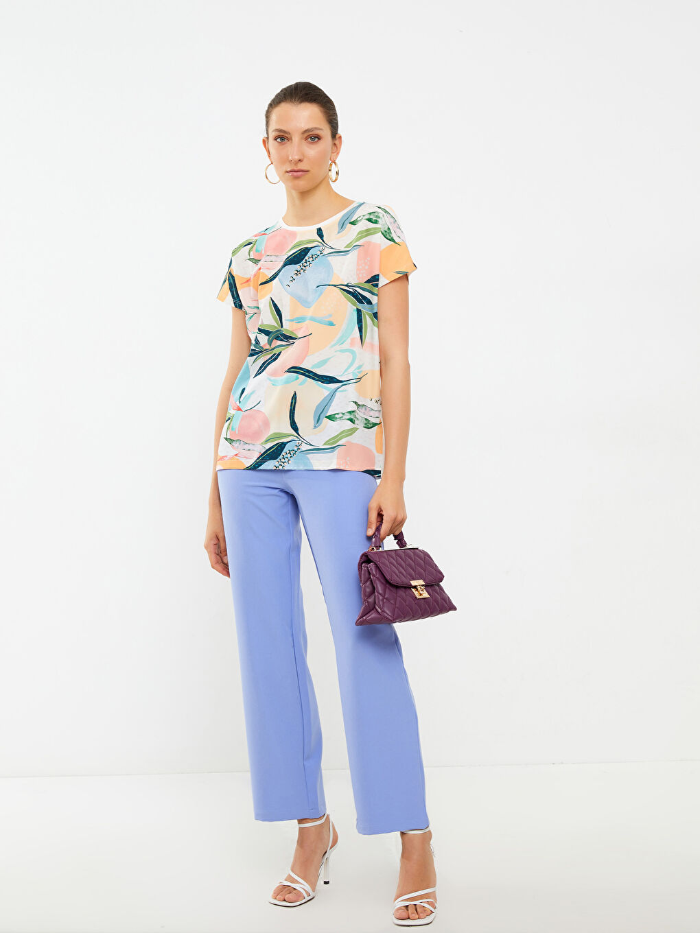 Karışık Bisiklet Yaka Desenli Kısa Kollu Kadın Tişört