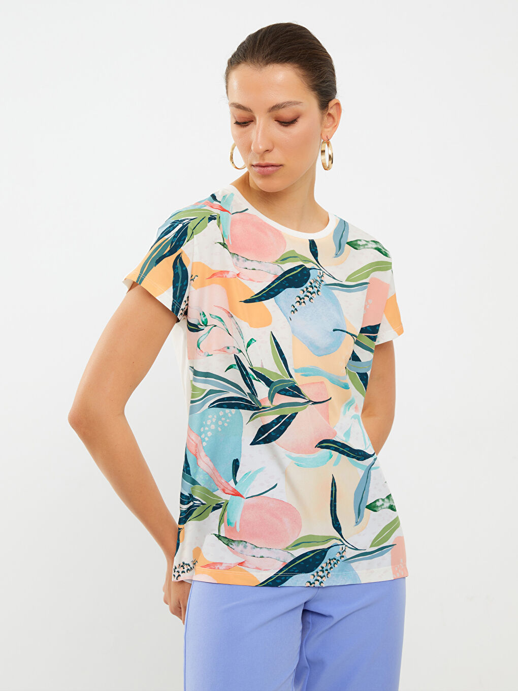 Karışık Bisiklet Yaka Desenli Kısa Kollu Kadın Tişört-2