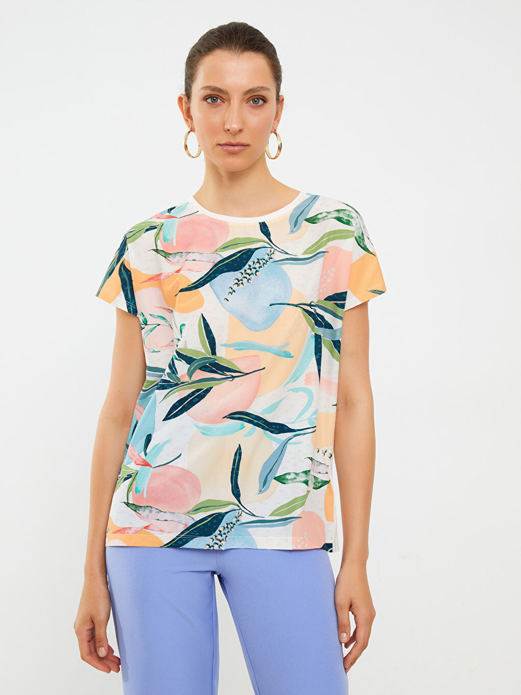 Karışık Bisiklet Yaka Desenli Kısa Kollu Kadın Tişört-3