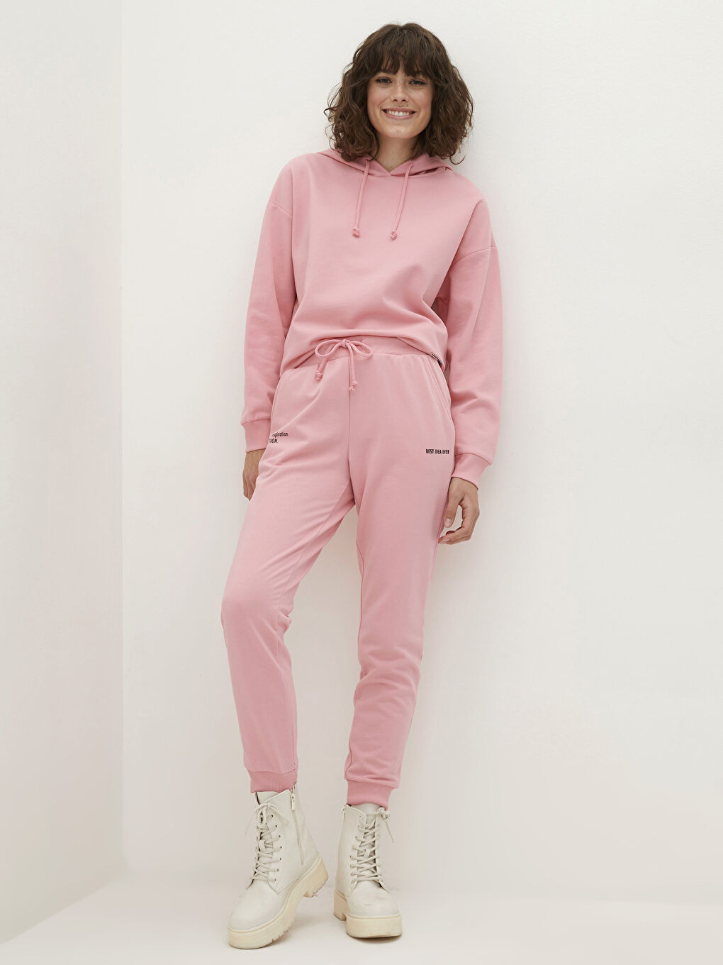 Pembe Beli Lastikli Yazı Baskılı Kadın Jogger Eşofman Altı