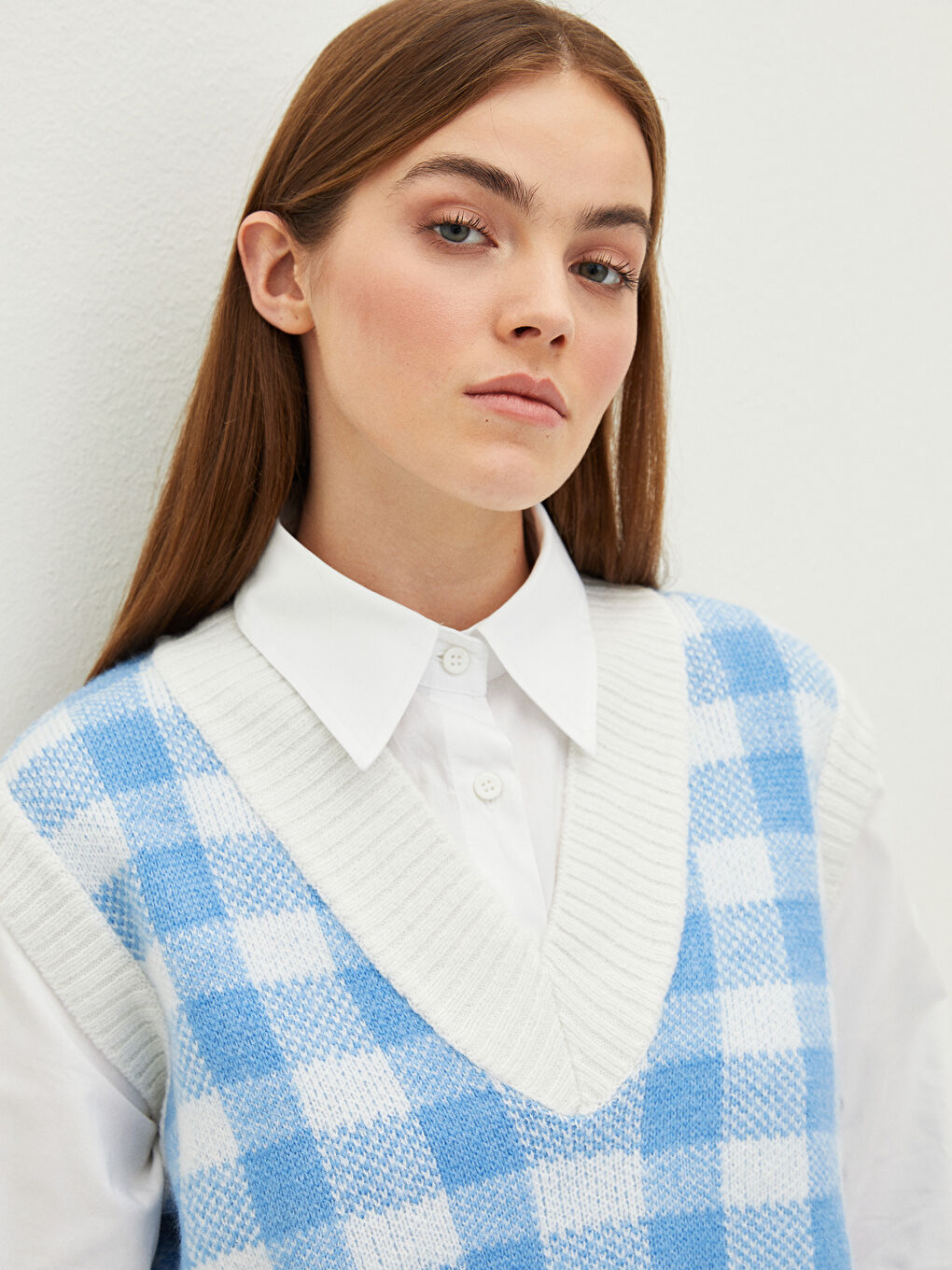 Mavi V Yaka Ekose Kadın Triko Süveter-3