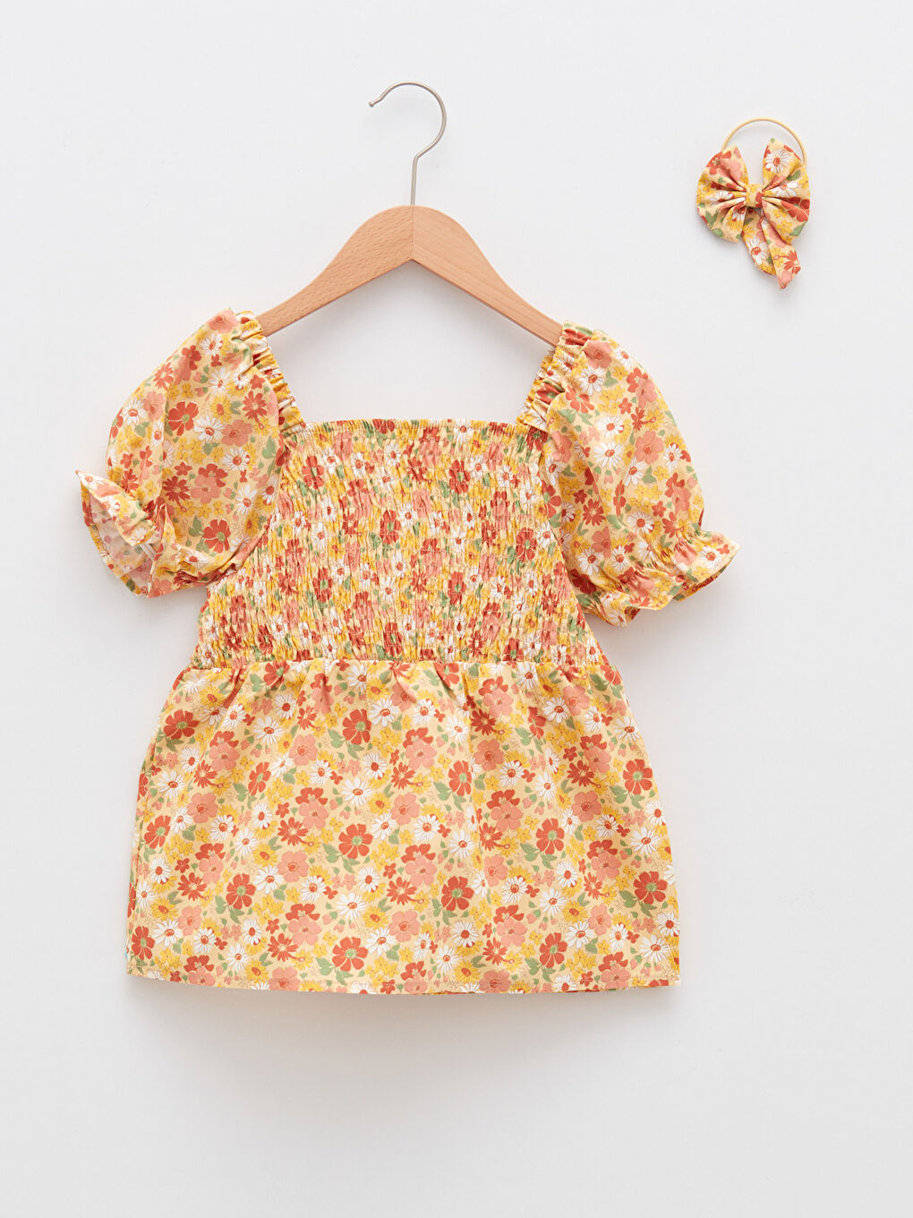 Sarı Kare Yaka Baskılı Kısa Kollu Pamuklu Kız Çocuk Bluz ve Toka