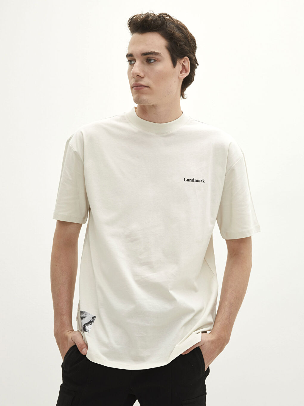 Bej Bisiklet Yaka Baskılı Kısa Kollu Erkek Tişört