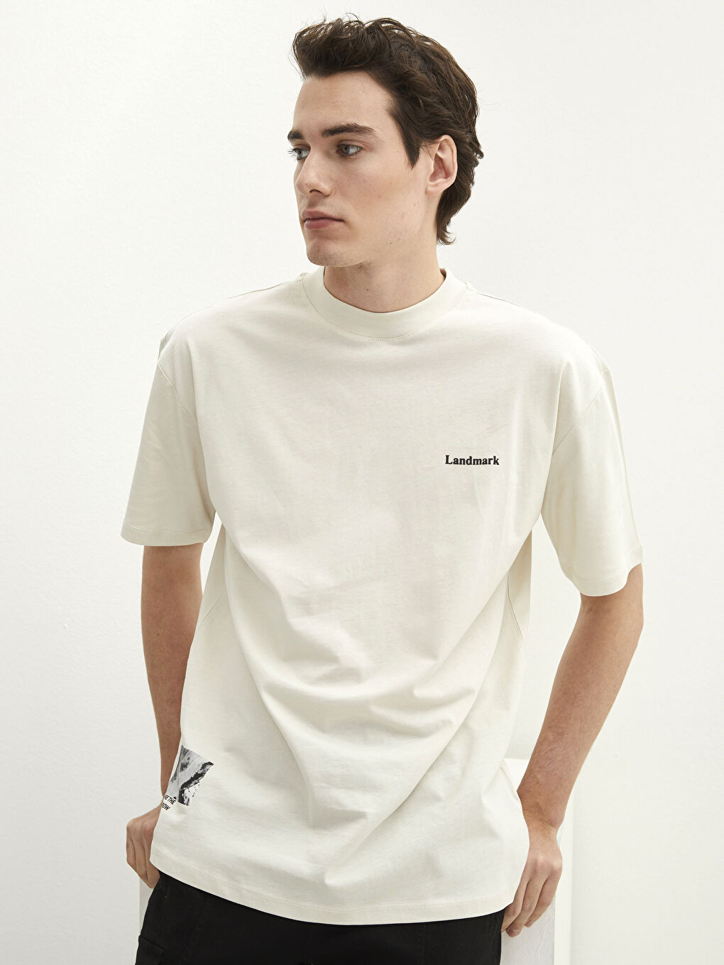 Bej Bisiklet Yaka Baskılı Kısa Kollu Erkek Tişört-1