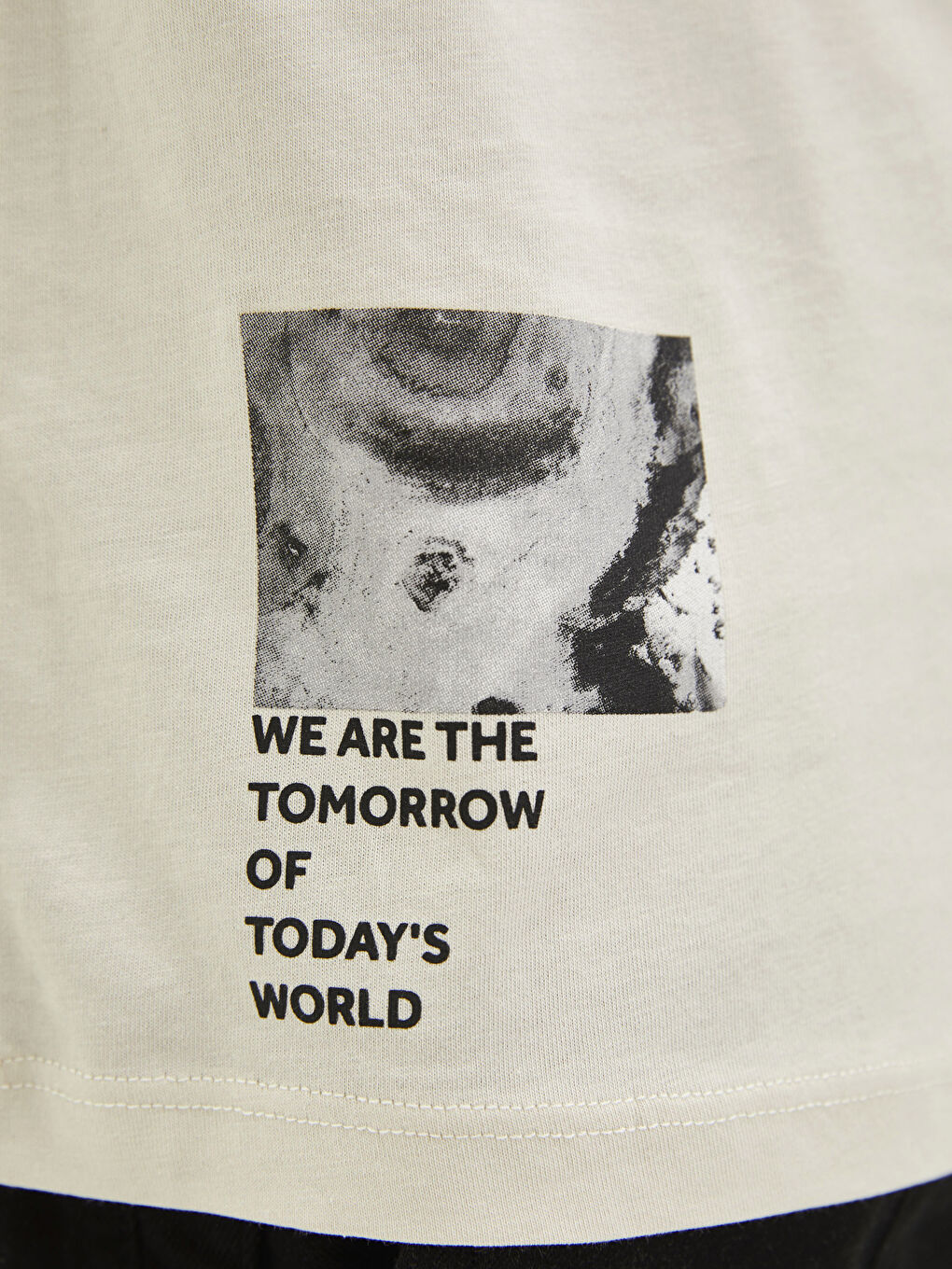 Bej Bisiklet Yaka Baskılı Kısa Kollu Erkek Tişört-3