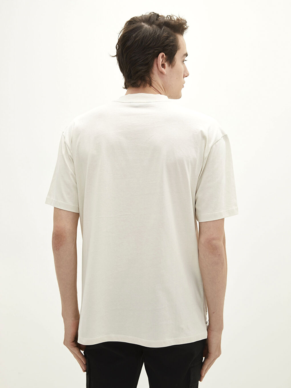 Bej Bisiklet Yaka Baskılı Kısa Kollu Erkek Tişört-4