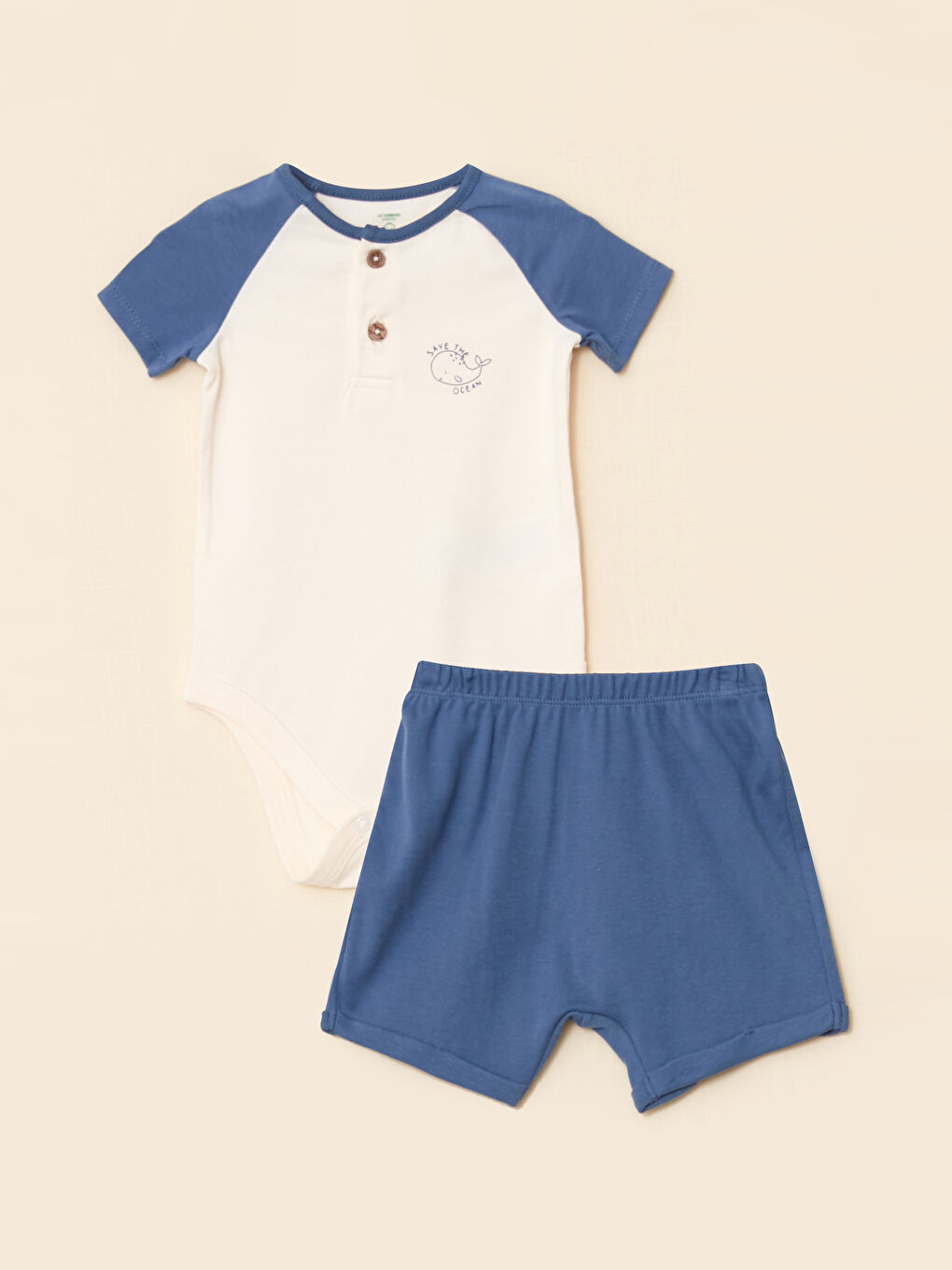 Ekru Bisiklet Yaka Kısa Kollu Erkek Bebek Çıtçıtlı Body ve Şort 2'li Takım