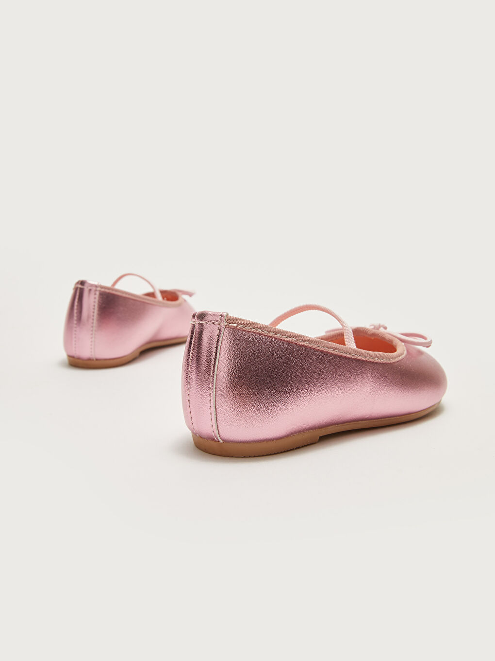 Pembe Parlak Deri Görünümlü Fiyonk Detaylı Lastikli Kız Bebek Babet-4