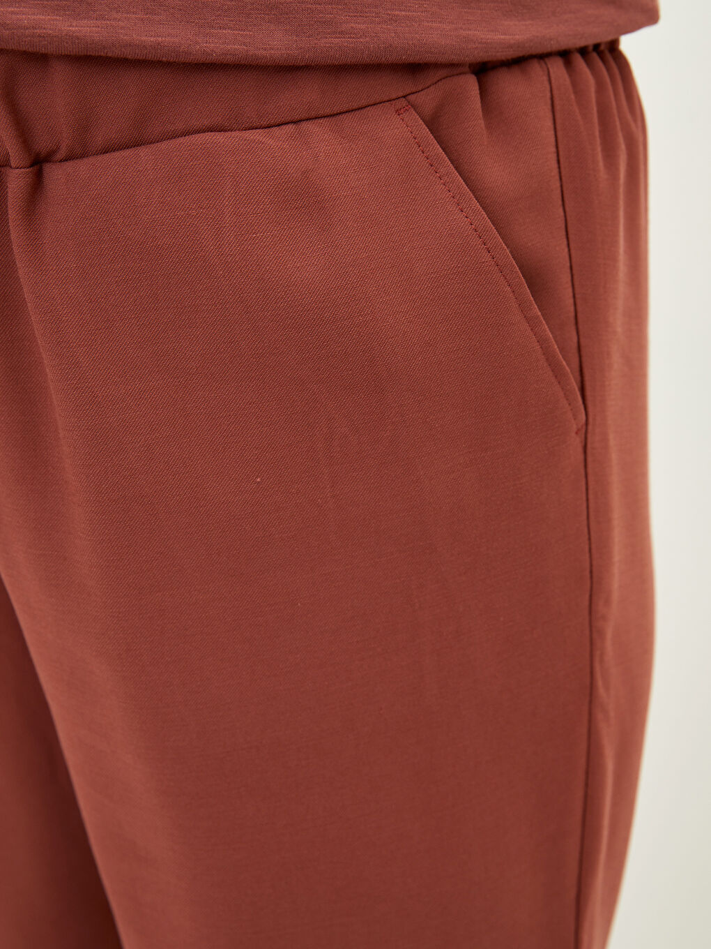 Kahverengi Beli Lastikli Düz Cep Detaylı Gabardin Hamile Pantolon-2