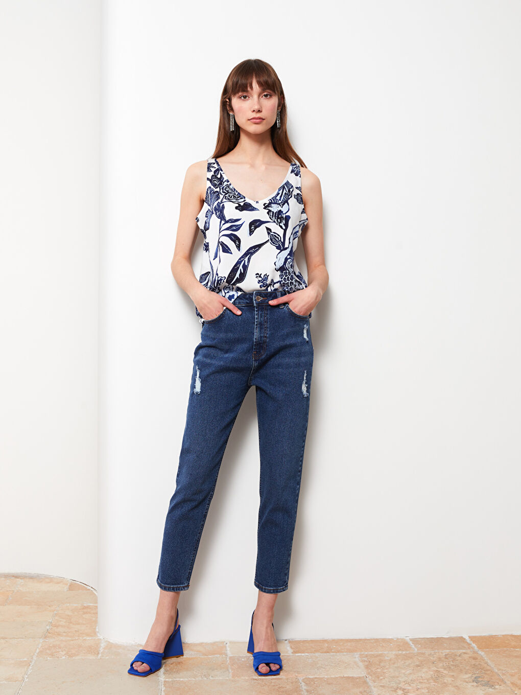 Standard Fit Straight Ripped Detailed Women's Rodeo Jeans-1