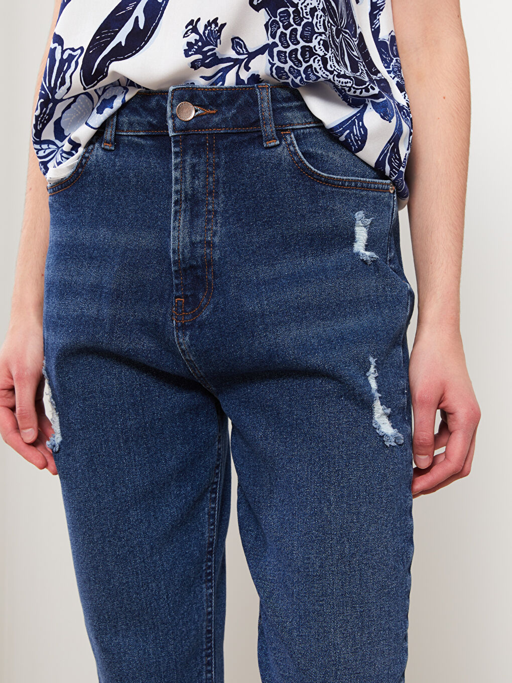 Standard Fit Straight Ripped Detailed Women's Rodeo Jeans-2