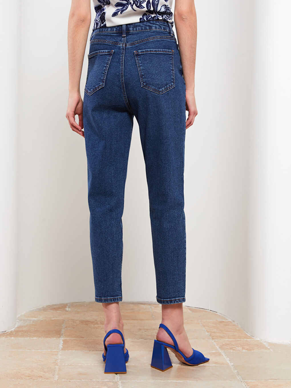 Standard Fit Straight Ripped Detailed Women's Rodeo Jeans-4