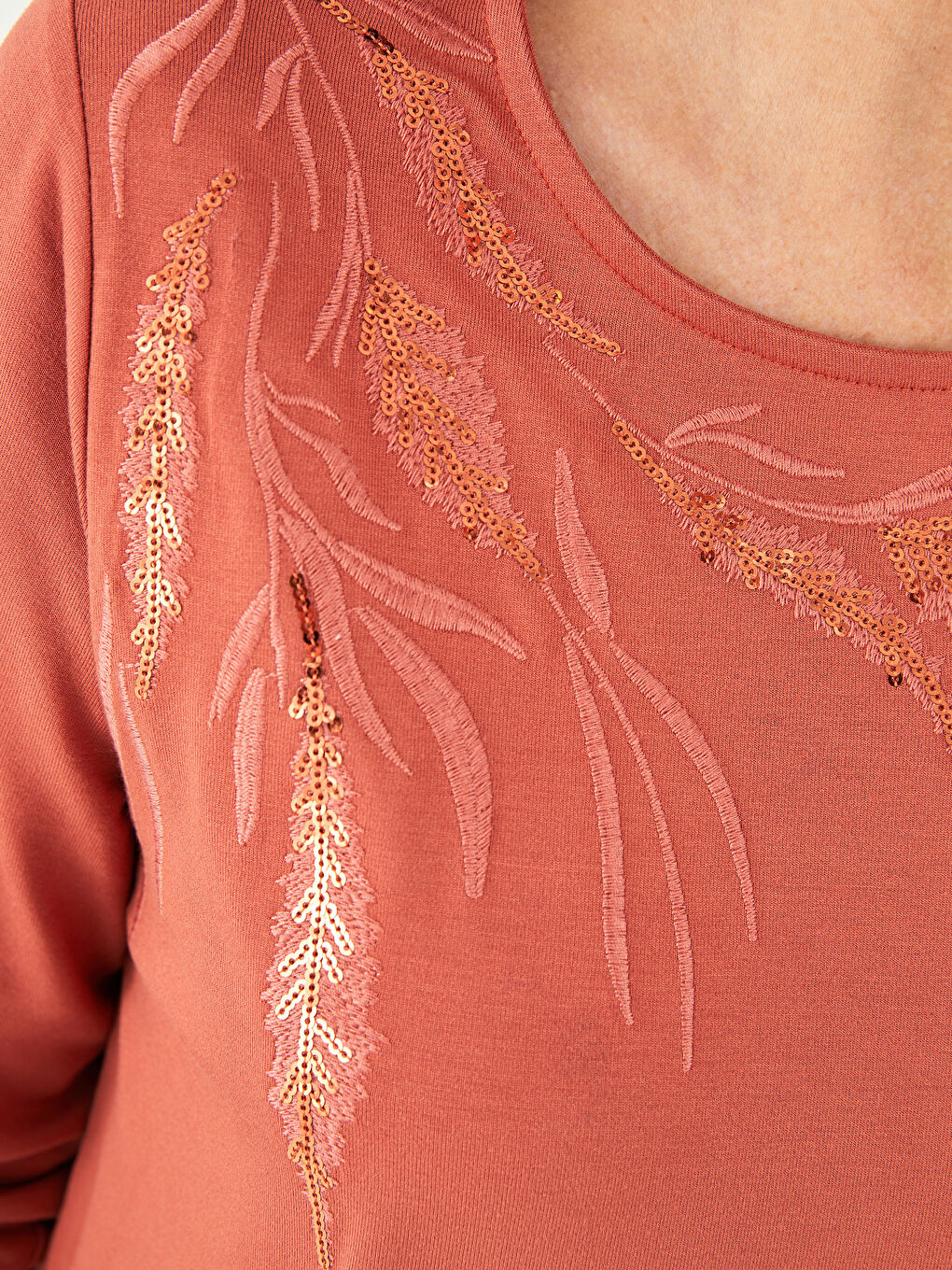 Crew Neck Embroidered Long Sleeve Women's T-Shirt-3