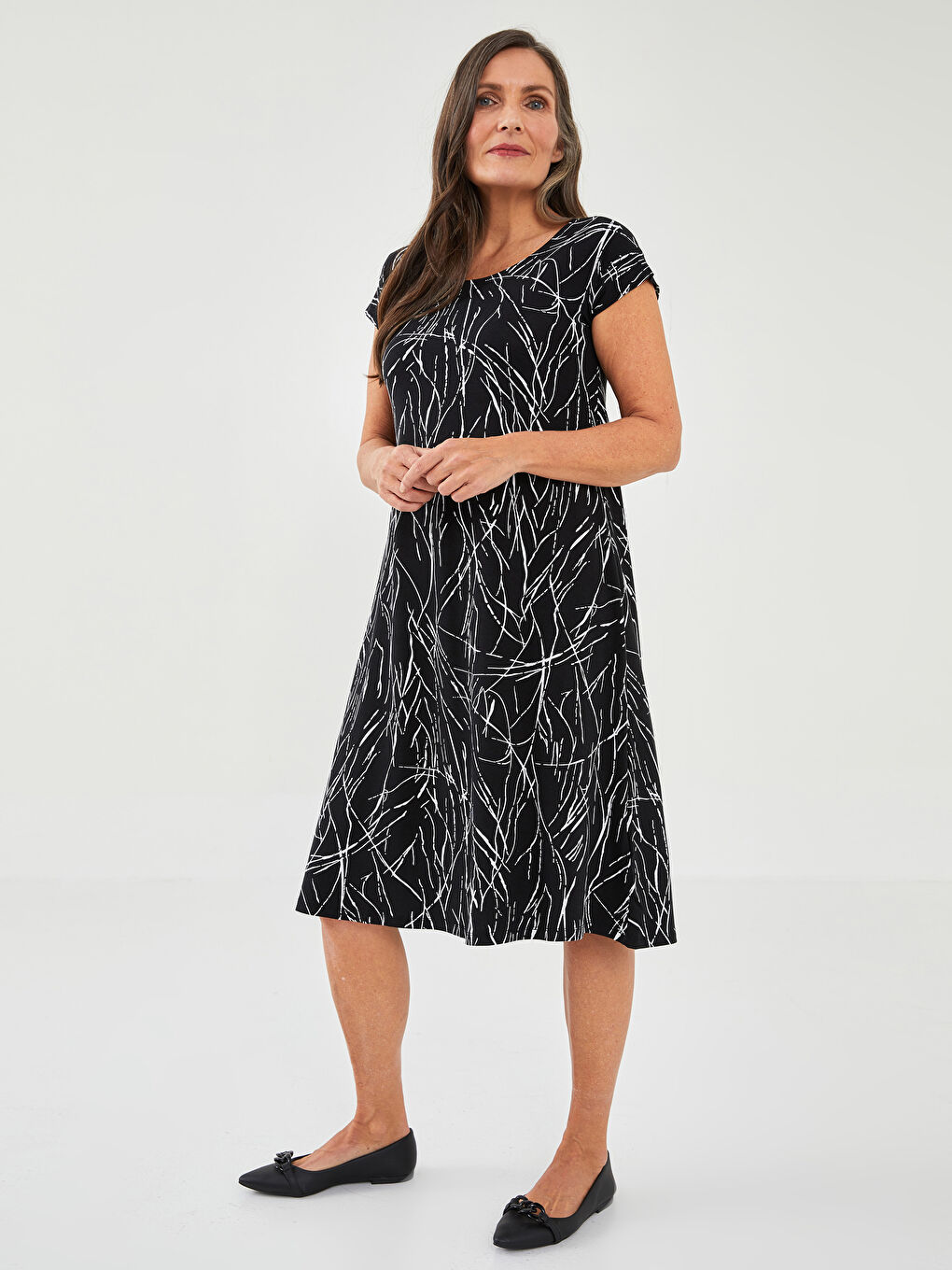 Siyah Bisiklet Yaka Desenli Kısa Kollu A Kesim Kadın Elbise-2