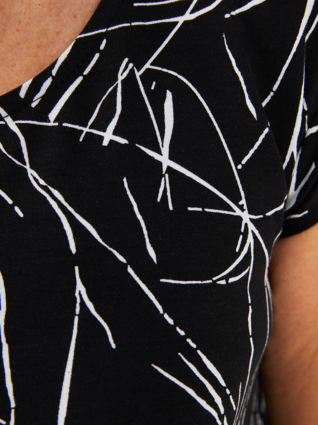 Siyah Bisiklet Yaka Desenli Kısa Kollu A Kesim Kadın Elbise-3