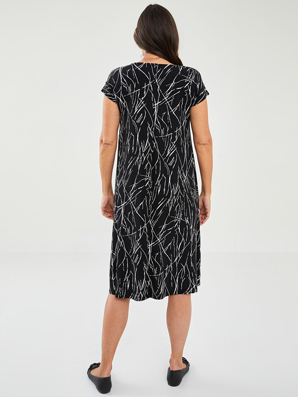 Siyah Bisiklet Yaka Desenli Kısa Kollu A Kesim Kadın Elbise-4