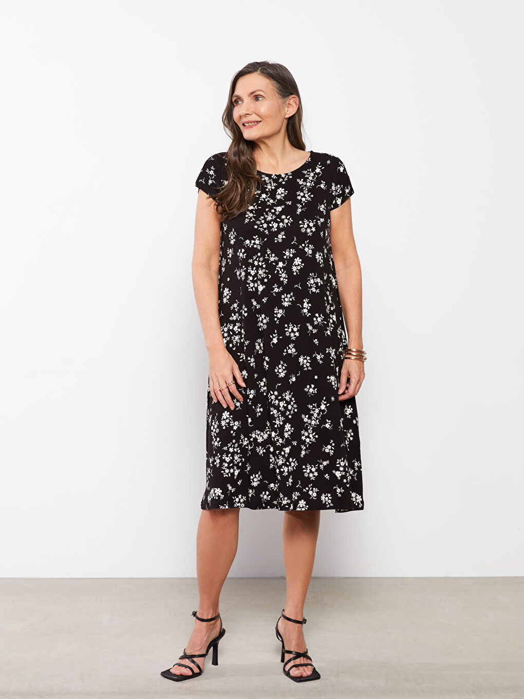 Beyaz Bisiklet Yaka Çiçekli Kısa Kollu A Kesim Kadın Elbise-1