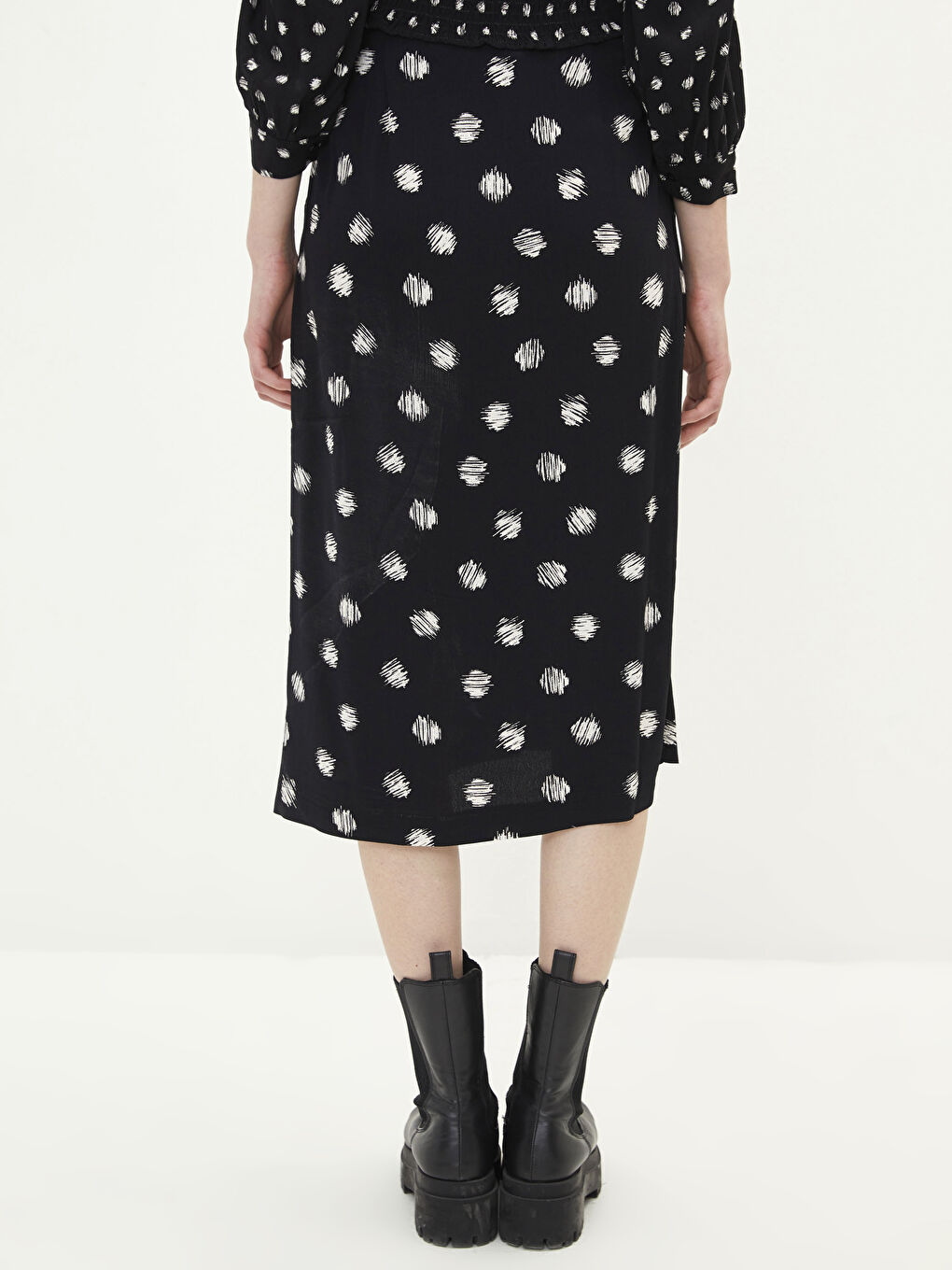 Siyah Beli Fermuarlı Desenli Viskon Kadın Kalem Etek-3