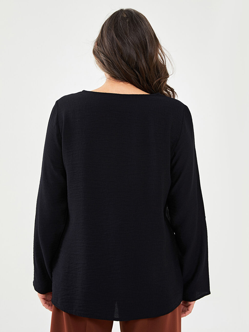 Siyah Bisiklet Yaka Düz Uzun Kollu Kadın Bluz-4