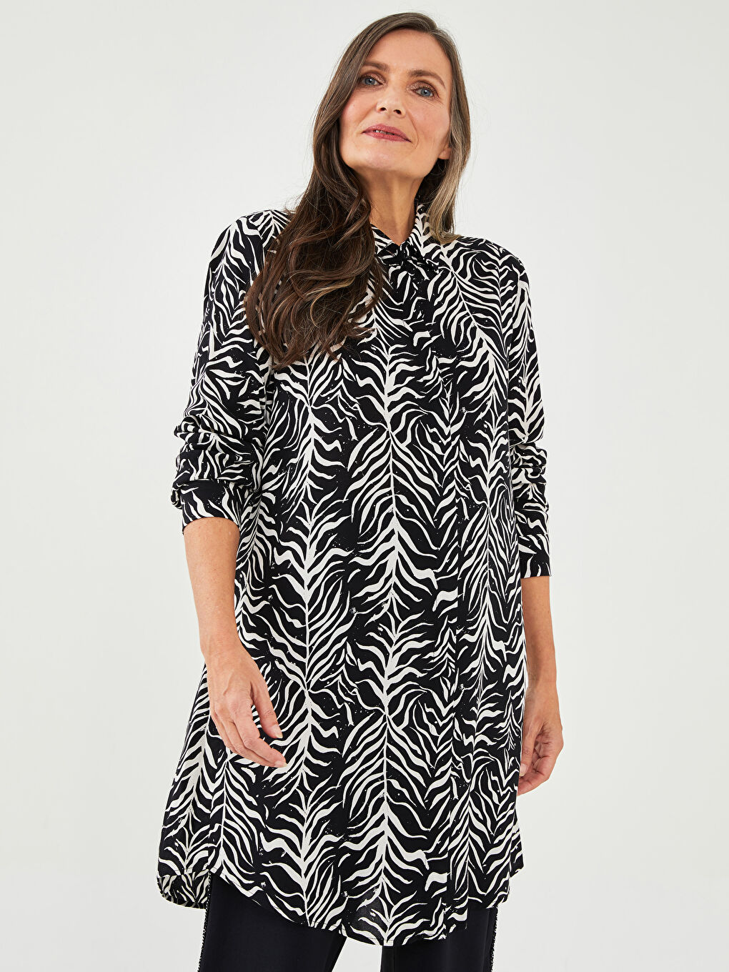 Siyah Desenli Uzun Kollu Viskon Kadın Gömlek Tunik-1
