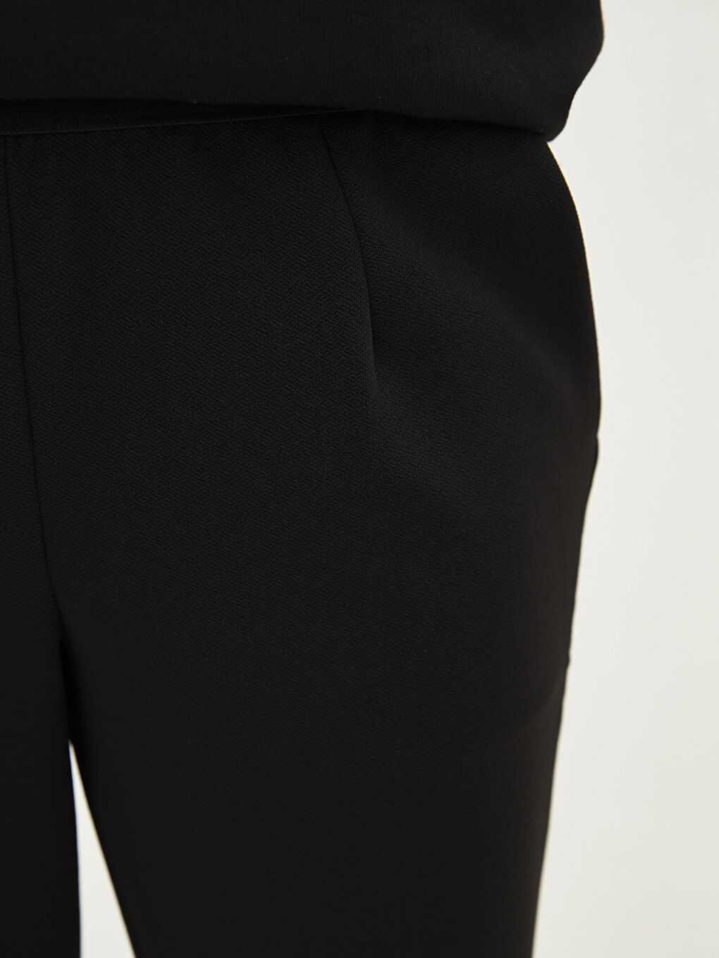 Siyah Beli Lastikli Düz Cep Detaylı Kadın Pantolon-2