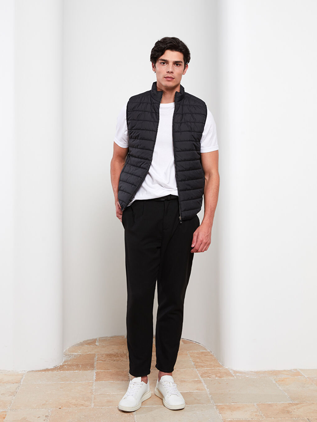 Siyah Slim Fit Dik Yaka Erkek Şişme Yelek