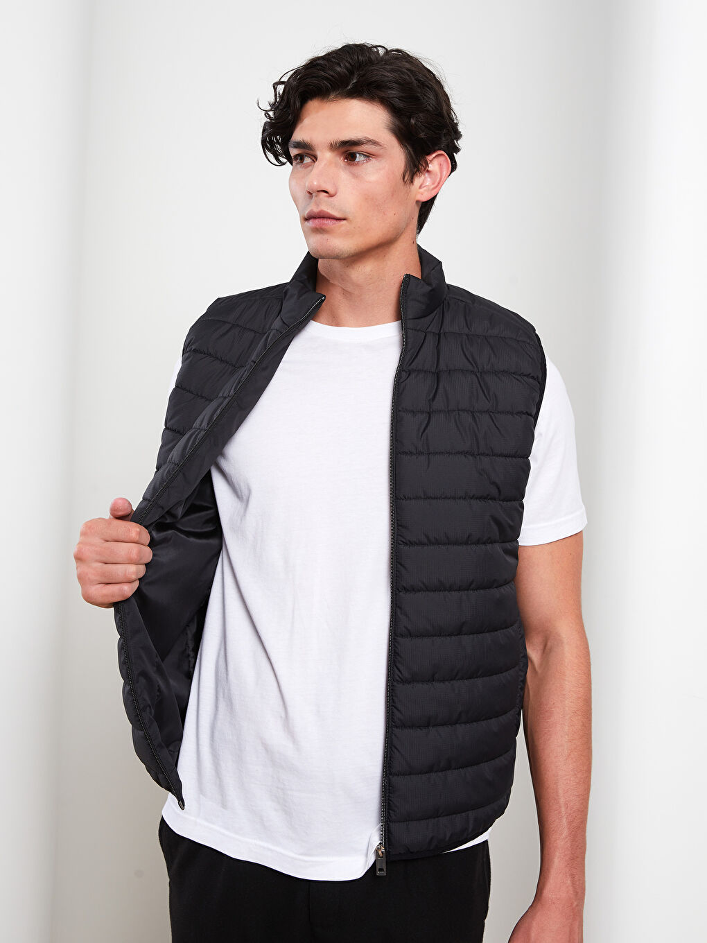 Siyah Slim Fit Dik Yaka Erkek Şişme Yelek-3