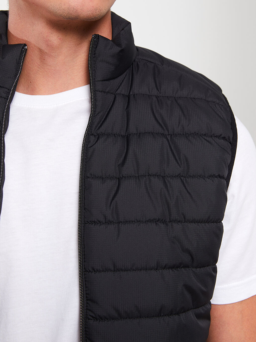 Siyah Slim Fit Dik Yaka Erkek Şişme Yelek-4