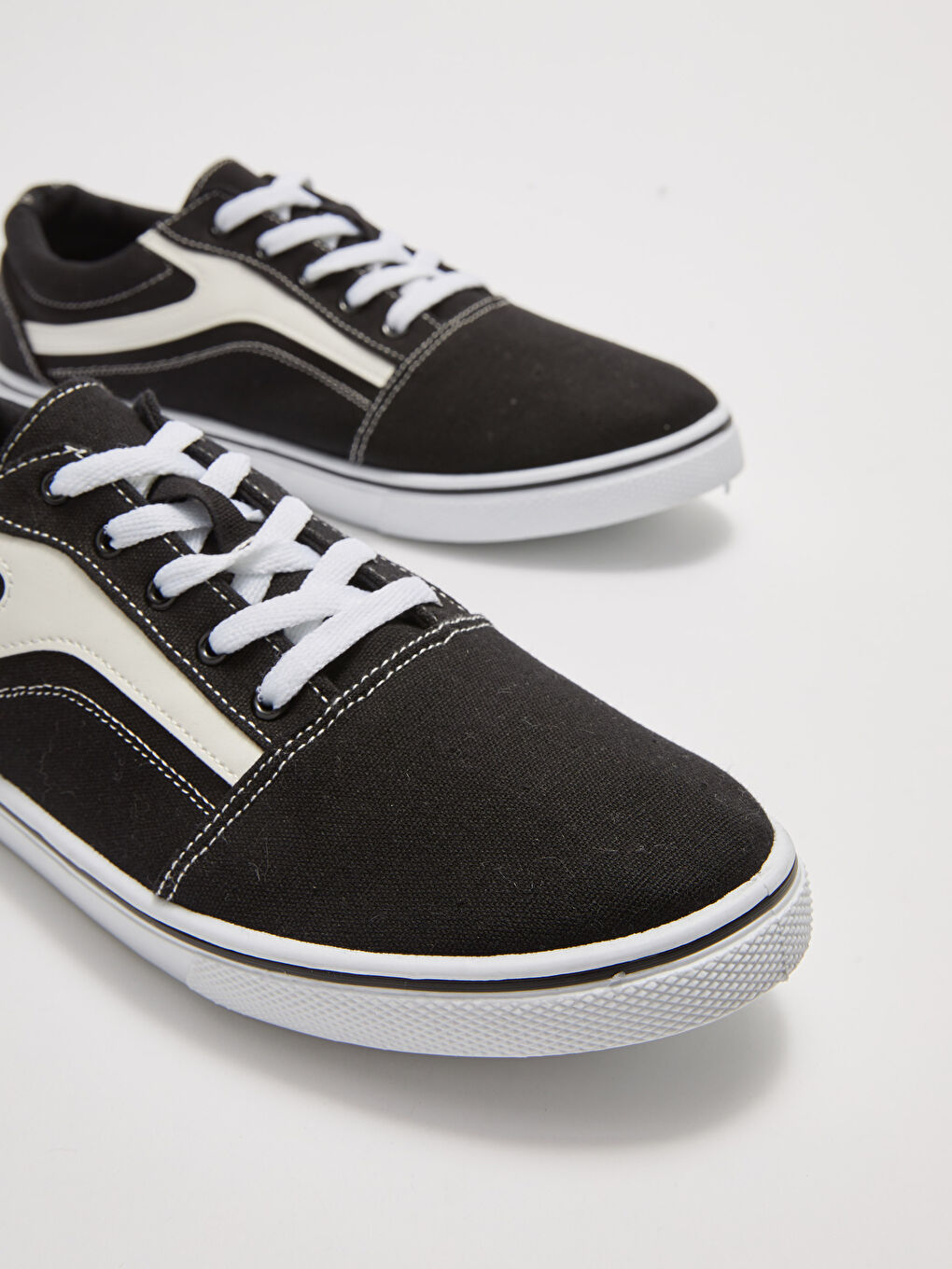 Lace-Up Men's Sneakers-3