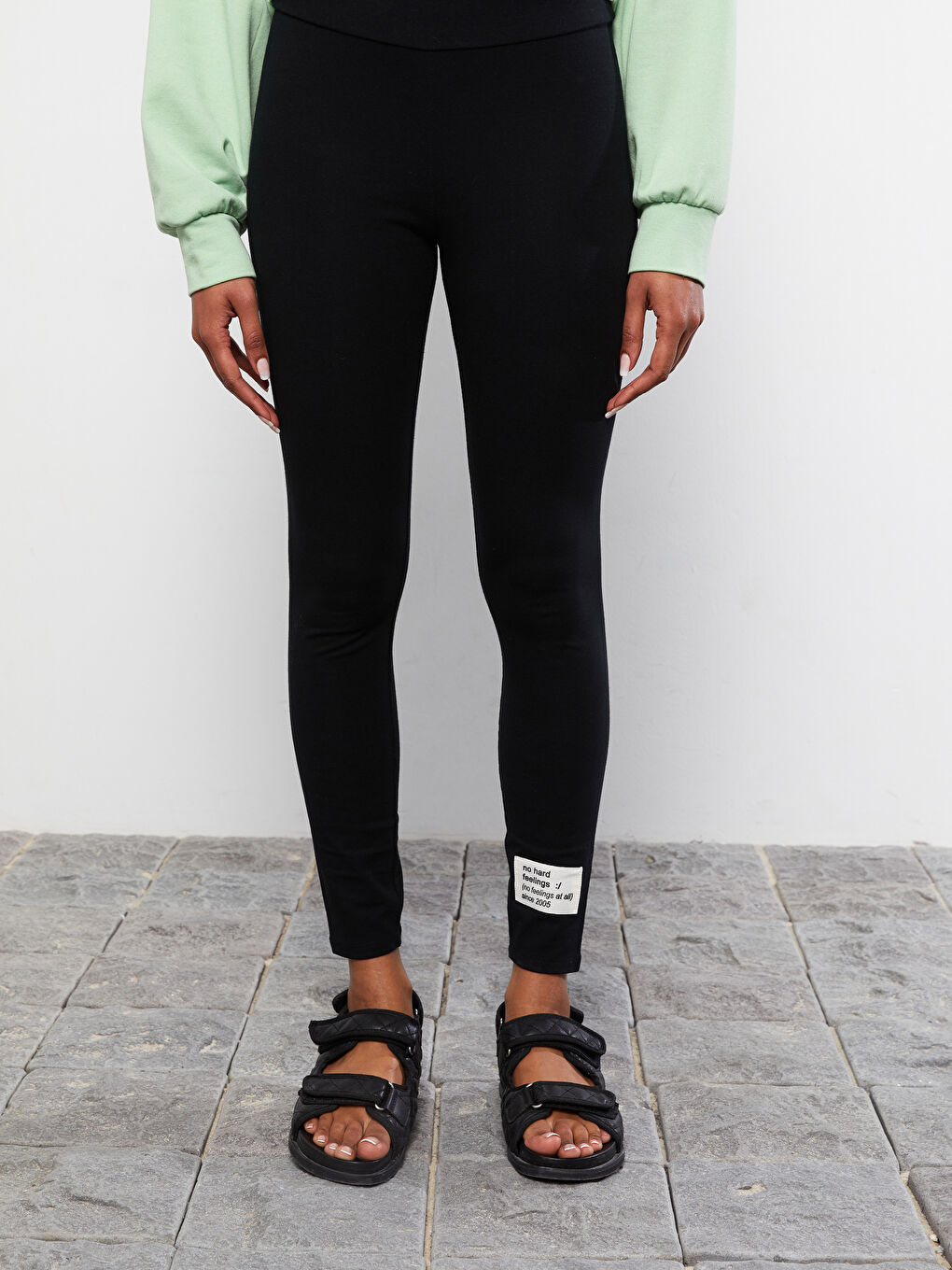 Siyah Beli Lastikli Baskılı Kadın Tayt-3