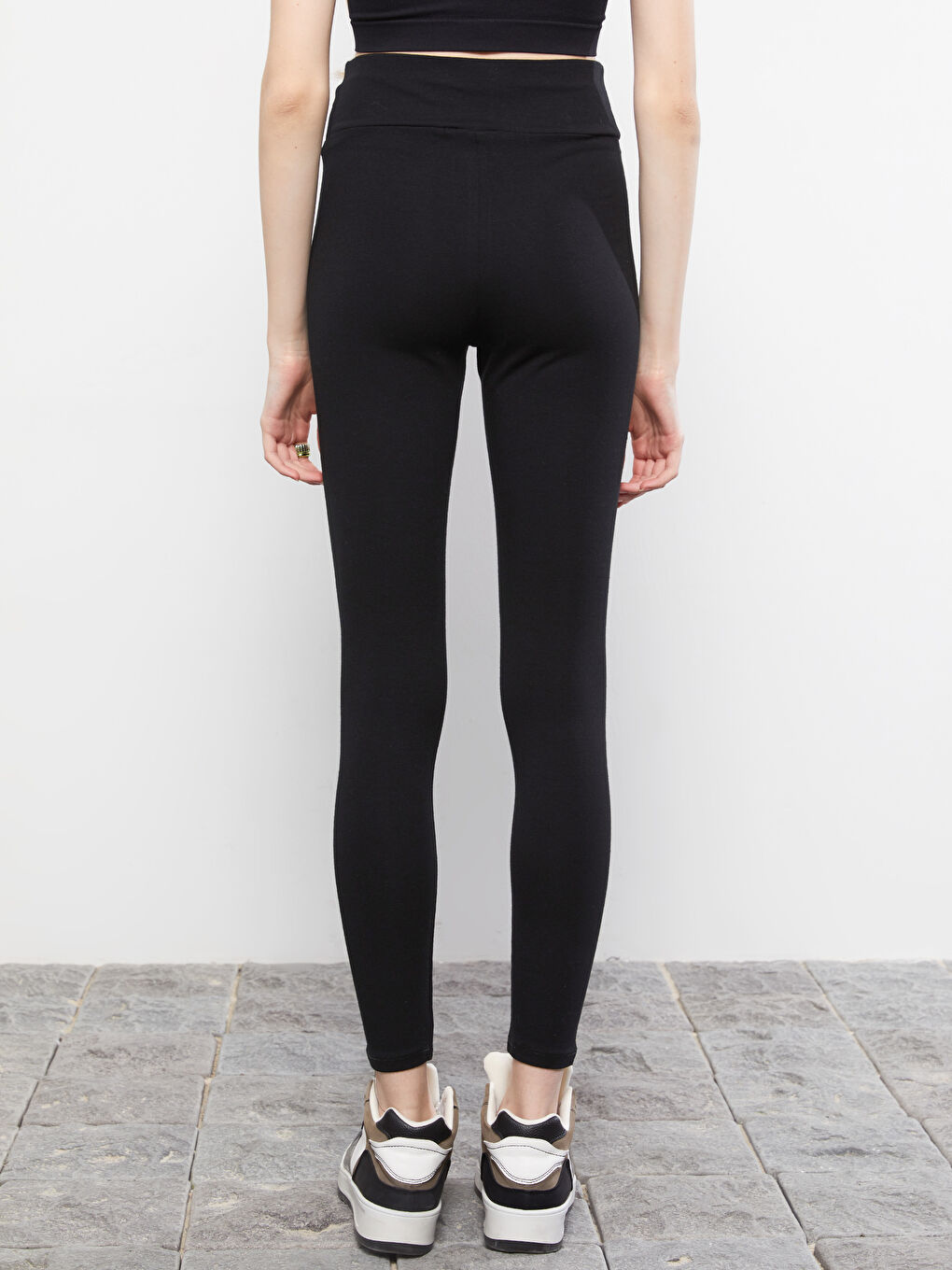 Siyah Beli Lastikli Yazı Baskılı Kadın Tayt-3