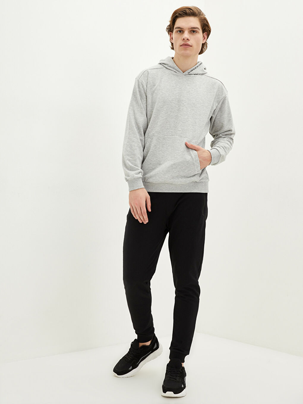 Базовая Мужская Толстовка с Капюшоном и Длинным Рукавом-1