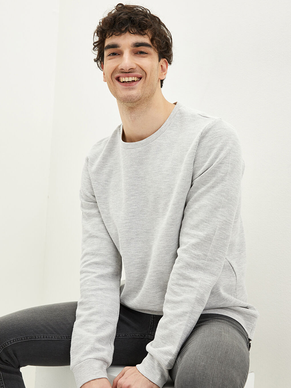 Gri Bisiklet Yaka Uzun Kollu Erkek Sweatshirt